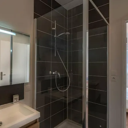 Appart 39m2 Avec Terrasse Et Jardin Parking Netflix Wifi Pas Besoin De Passe Sanitaire Apartment *
