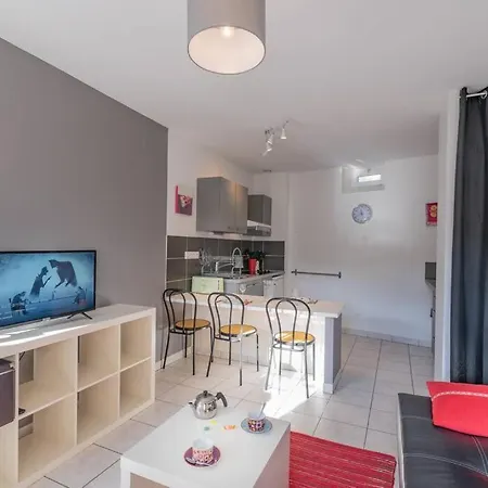 Apartment Appart 39m2 Avec Terrasse Et Jardin Parking Netflix Wifi Pas Besoin De Passe Sanitaire Bieville-Beuville